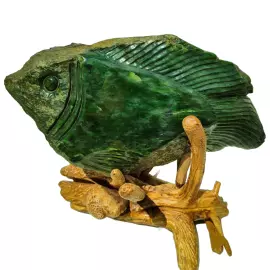 Author's jade sculpture "Fish from the depths of the ocean"